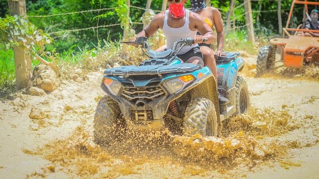 Výlet na ATV do vodní jeskyně a pláže Macao — Guided tour and outdoor activity