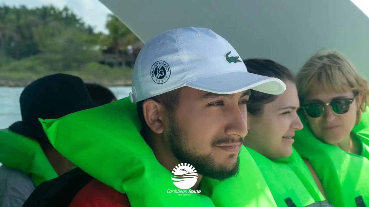 Punta Cana: Catalina Island Catamaran Cruise with Snorkeling — Guided tour and outdoor activity