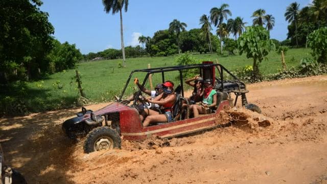 Dune Buggie + Breef Safari + River Cave und Macao Beach — Guided tour and outdoor activity