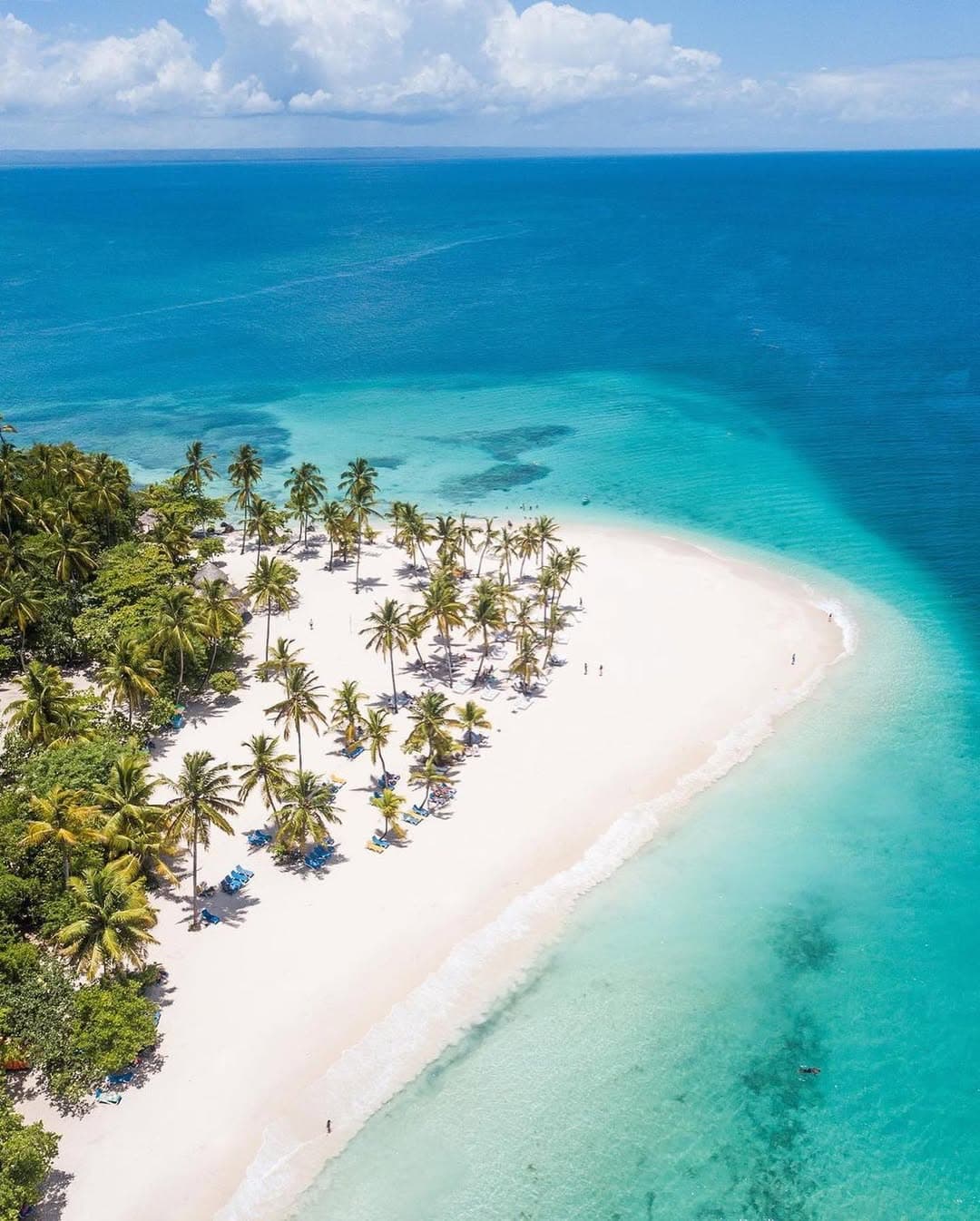 Samaná Cayo Levantado & El Limón Waterfall Self-Drive Tour — Guided tour and outdoor activity